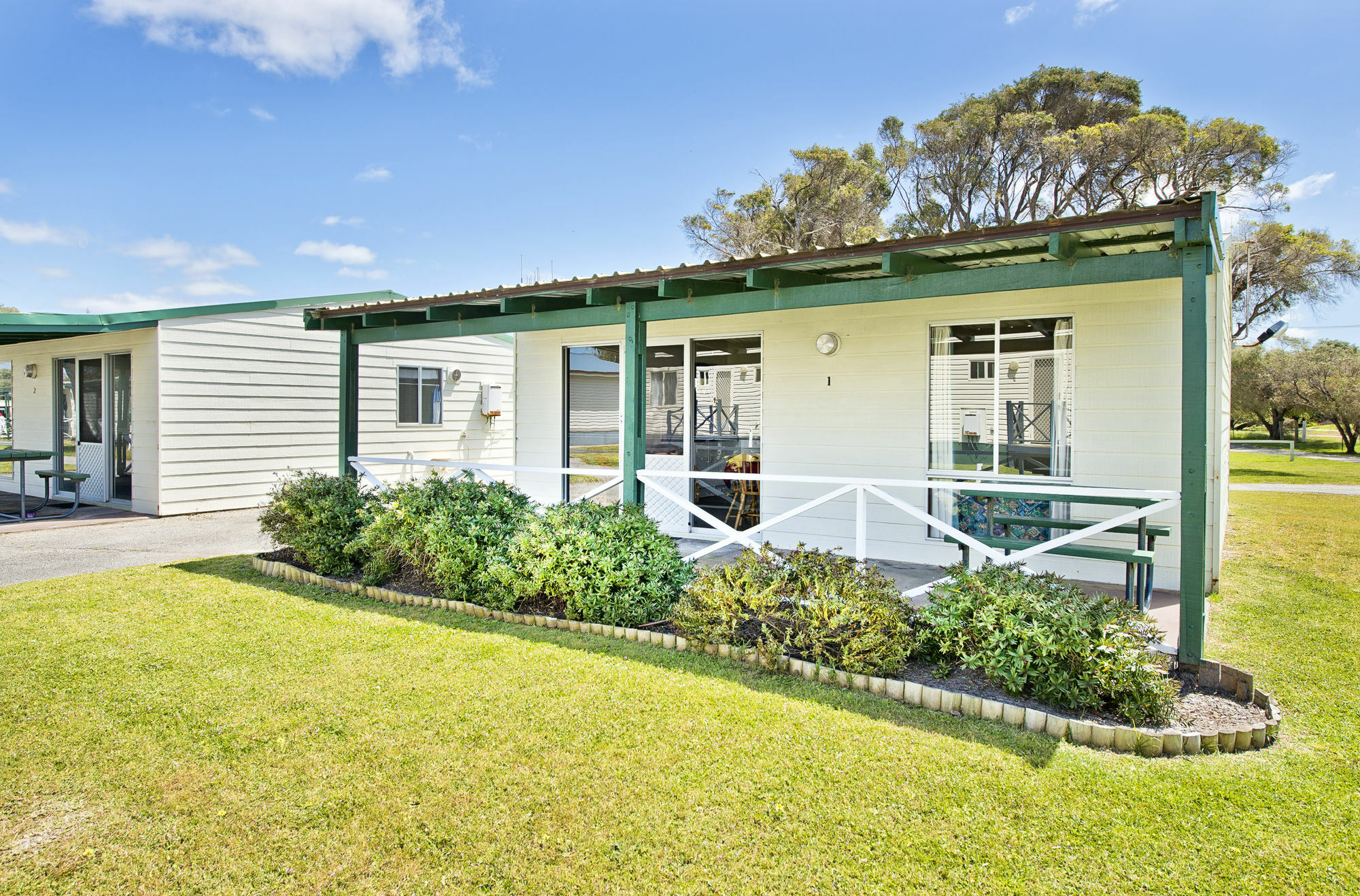 Acclaim Rose Gardens Beachside Holiday Park アルバニー エクステリア 写真